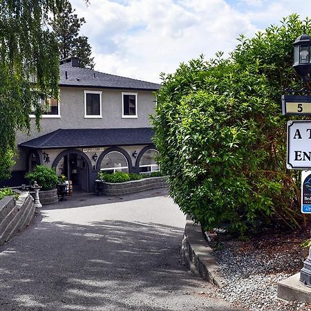 A Touch Of English B&B Kelowna Zewnętrze zdjęcie
