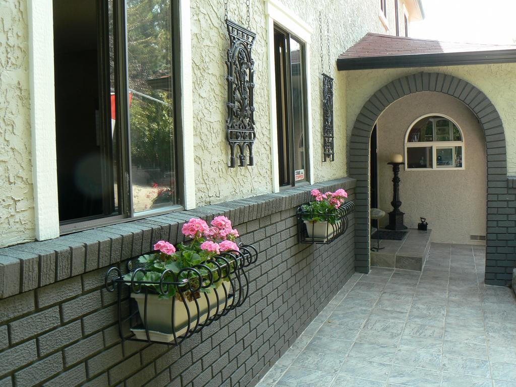 A Touch Of English B&B Kelowna Zewnętrze zdjęcie